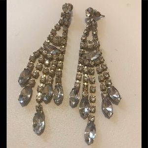 ❗️3/$10 Waterfall sparkly earrings